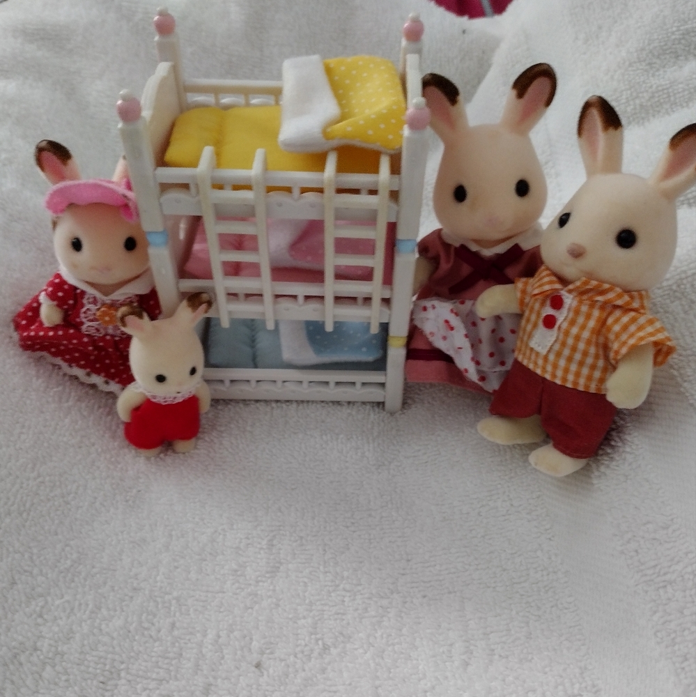 Calico Critters Hopscotch Rabbit Family
